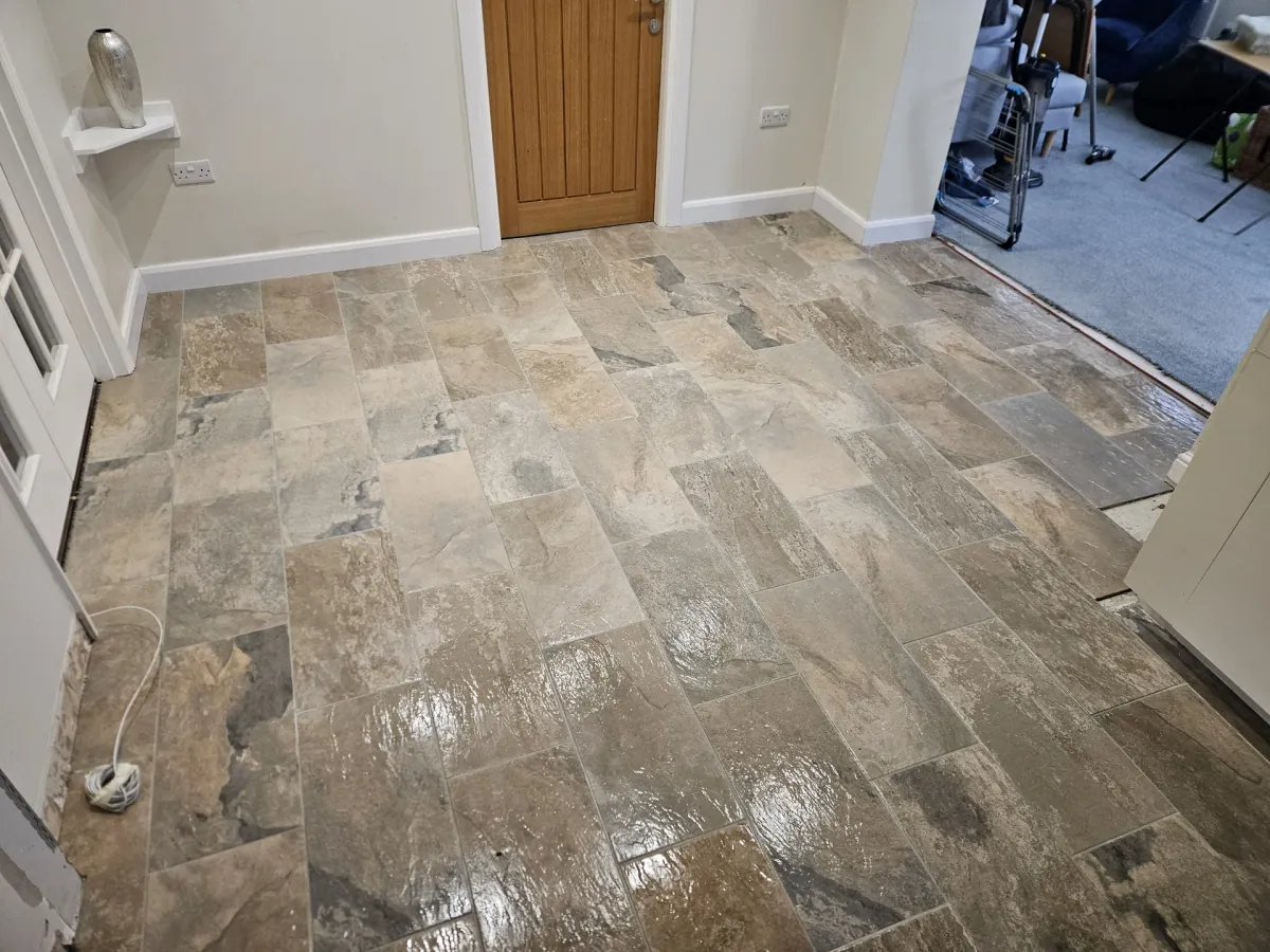 White Gloss Kitchen Installation - image 4