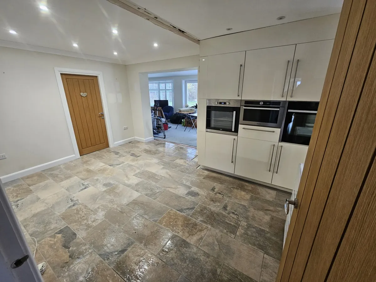 White Gloss Kitchen Installation - image 3