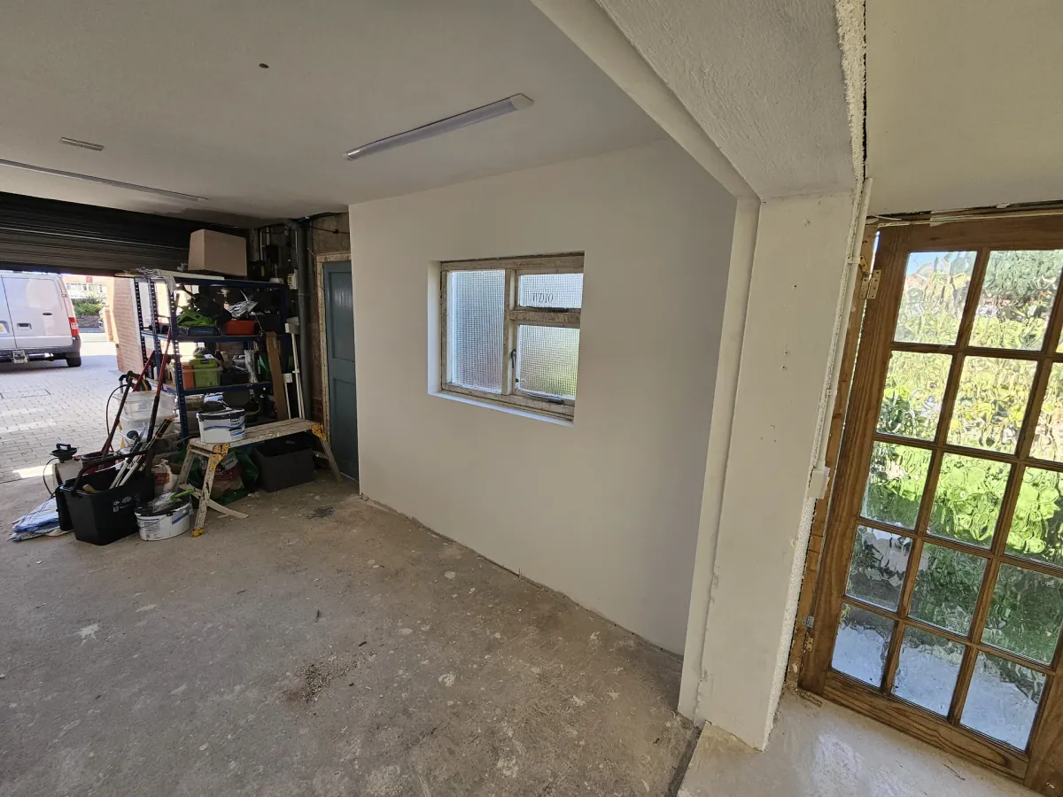 Plastering & Wall Finishing