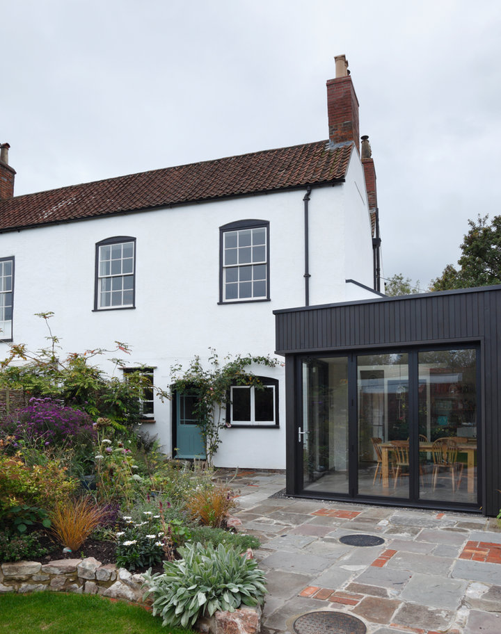Modern house extension by JRD Construction